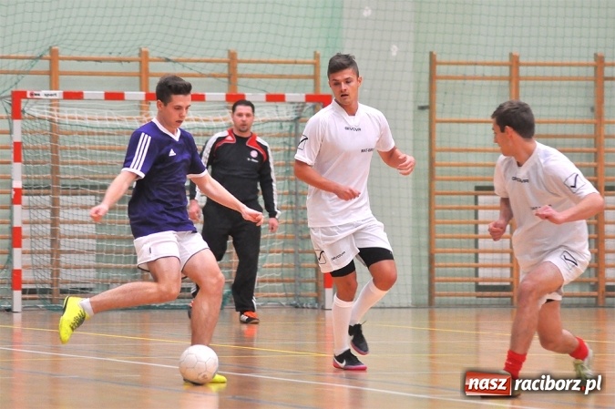 Zdjęcie w galerii na portalu naszraciborz.pl: Harpagany pokonały Mat-Bruk po zaciętym meczu wiadomości z regionu