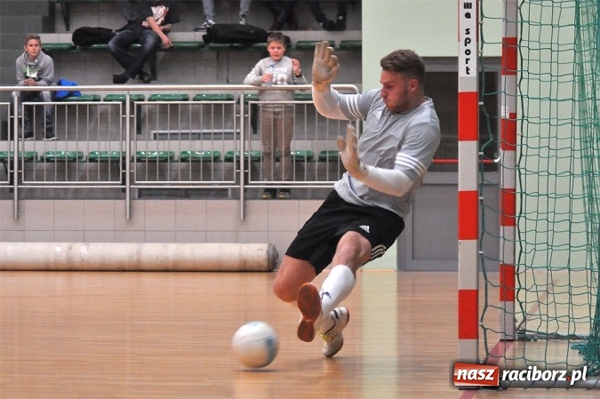 Zdjęcie w galerii na portalu naszraciborz.pl: Harpagany pokonały Mat-Bruk po zaciętym meczu wiadomości z regionu