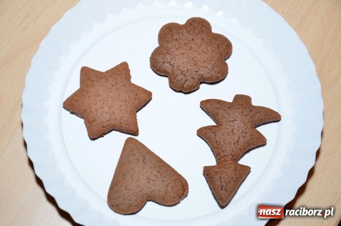 Zdjęcie w galerii na portalu naszraciborz.pl: Serca, księżyce, gwiazdki, katarzynki... Spotkanie z piernikami w roli głównej w muzeum wiadomości z regionu