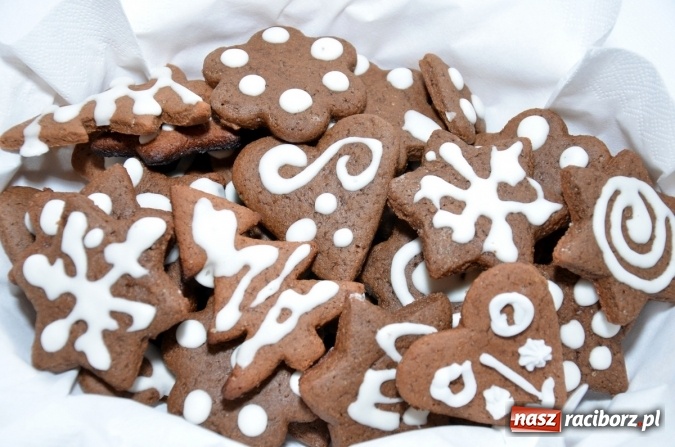 Zdjęcie w galerii na portalu naszraciborz.pl: Serca, księżyce, gwiazdki, katarzynki... Spotkanie z piernikami w roli głównej w muzeum wiadomości z regionu