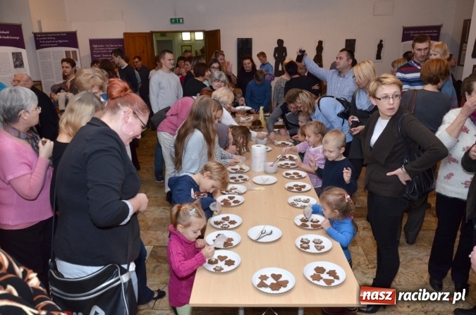 Zdjęcie w galerii na portalu naszraciborz.pl: Serca, księżyce, gwiazdki, katarzynki... Spotkanie z piernikami w roli głównej w muzeum wiadomości z regionu