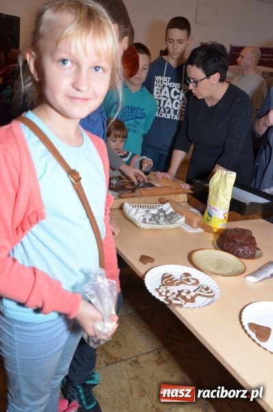 Zdjęcie w galerii na portalu naszraciborz.pl: Serca, księżyce, gwiazdki, katarzynki... Spotkanie z piernikami w roli głównej w muzeum wiadomości z regionu