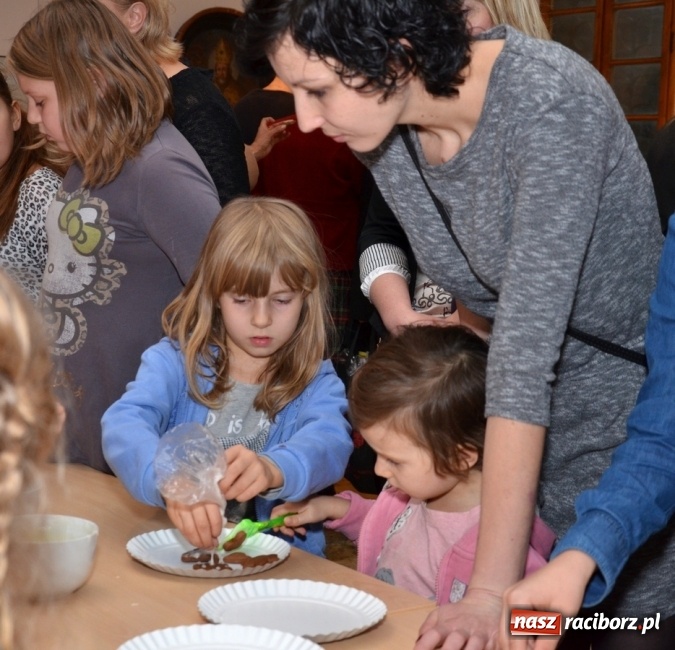 Zdjęcie w galerii na portalu naszraciborz.pl: Serca, księżyce, gwiazdki, katarzynki... Spotkanie z piernikami w roli głównej w muzeum wiadomości z regionu