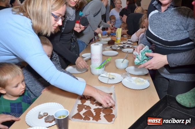 Zdjęcie w galerii na portalu naszraciborz.pl: Serca, księżyce, gwiazdki, katarzynki... Spotkanie z piernikami w roli głównej w muzeum wiadomości z regionu