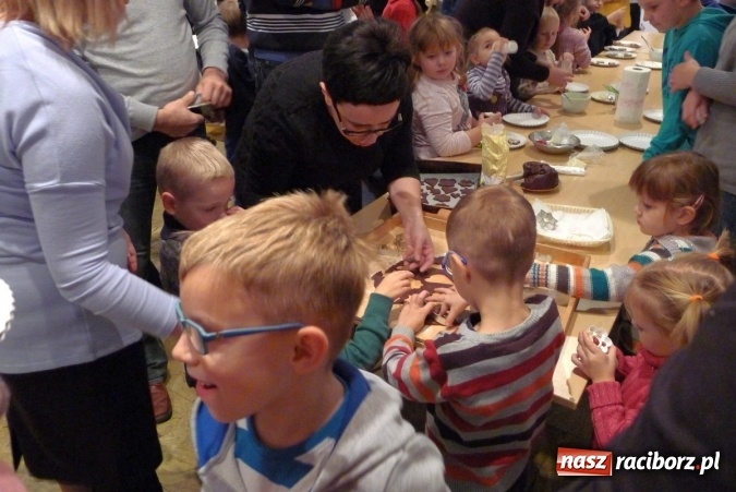 Zdjęcie w galerii na portalu naszraciborz.pl: Serca, księżyce, gwiazdki, katarzynki... Spotkanie z piernikami w roli głównej w muzeum wiadomości z regionu