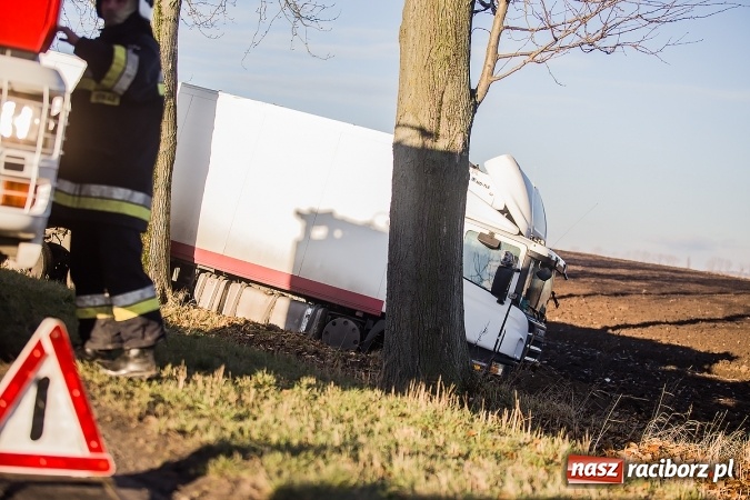 Zdjęcie w galerii na portalu naszraciborz.pl: 43-latek zginął na trasie Kietrz-Pietrowice Wielkie. Jego seicento wpadło w poślizg wiadomości z regionu