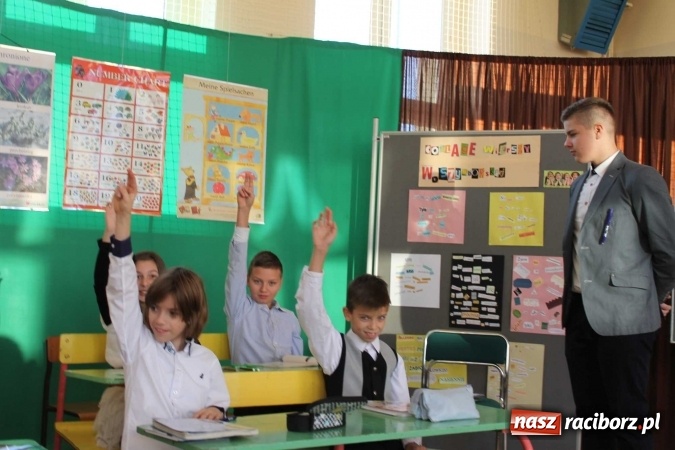 Zdjęcie w galerii na portalu naszraciborz.pl: Święto patrona w szkole na Płoni  wiadomości z regionu