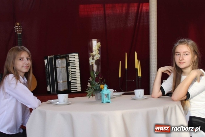 Zdjęcie w galerii na portalu naszraciborz.pl: Święto patrona w szkole na Płoni  wiadomości z regionu