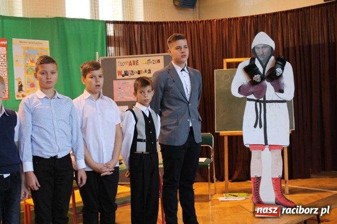 Zdjęcie w galerii na portalu naszraciborz.pl: Święto patrona w szkole na Płoni  wiadomości z regionu