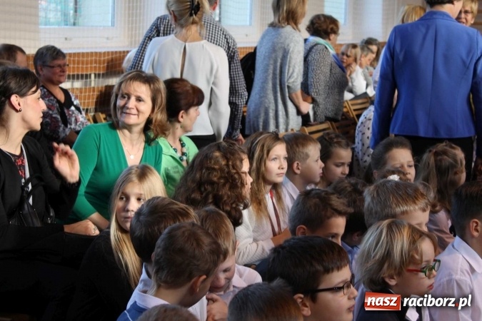 Zdjęcie w galerii na portalu naszraciborz.pl: Święto patrona w szkole na Płoni  wiadomości z regionu