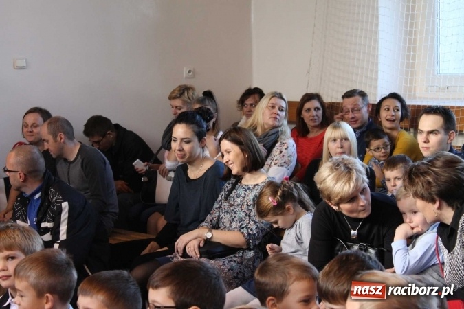 Zdjęcie w galerii na portalu naszraciborz.pl: Święto patrona w szkole na Płoni  wiadomości z regionu