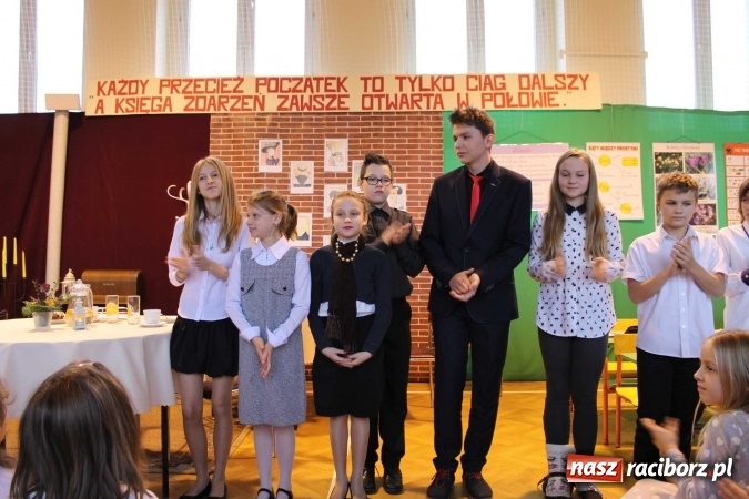 Zdjęcie w galerii na portalu naszraciborz.pl: Święto patrona w szkole na Płoni  wiadomości z regionu