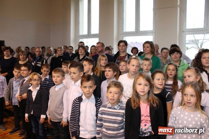 Zdjęcie w galerii na portalu naszraciborz.pl: Święto patrona w szkole na Płoni  wiadomości z regionu
