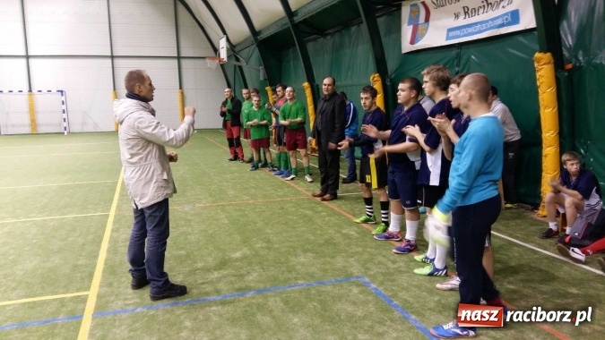 Zdjęcie w galerii na portalu naszraciborz.pl: Inauguracja II edycji Rudzkiej Amatorskiej Ligi Piłki Nożnej Pięcioosobowej wiadomości z regionu