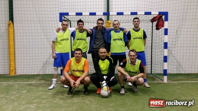 Zdjęcie w galerii na portalu naszraciborz.pl: Inauguracja II edycji Rudzkiej Amatorskiej Ligi Piłki Nożnej Pięcioosobowej wiadomości z regionu