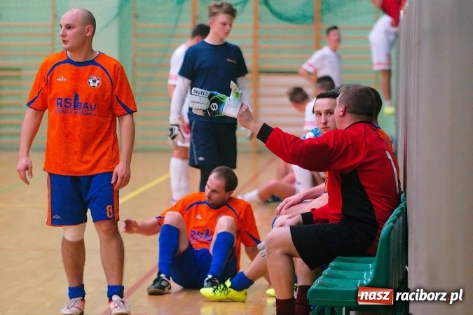 Zdjęcie w galerii na portalu naszraciborz.pl: Drugoligowe emocje w HLPN. Galactik Football i LKS Raszczyce z kompletami punktów wiadomości z regionu
