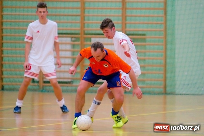 Zdjęcie w galerii na portalu naszraciborz.pl: Drugoligowe emocje w HLPN. Galactik Football i LKS Raszczyce z kompletami punktów wiadomości z regionu