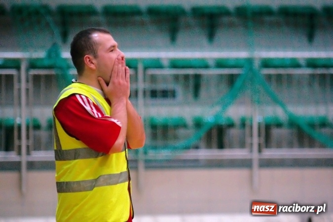 Zdjęcie w galerii na portalu naszraciborz.pl: Drugoligowe emocje w HLPN. Galactik Football i LKS Raszczyce z kompletami punktów wiadomości z regionu