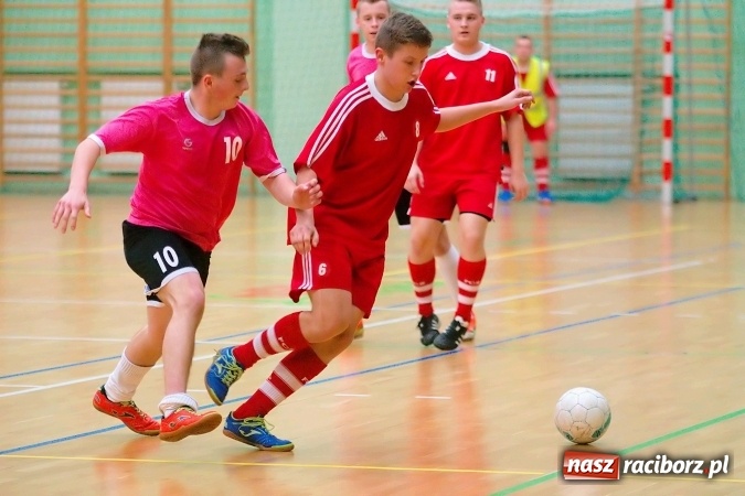 Zdjęcie w galerii na portalu naszraciborz.pl: Drugoligowe emocje w HLPN. Galactik Football i LKS Raszczyce z kompletami punktów wiadomości z regionu