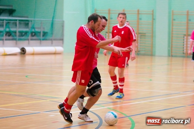 Zdjęcie w galerii na portalu naszraciborz.pl: Drugoligowe emocje w HLPN. Galactik Football i LKS Raszczyce z kompletami punktów wiadomości z regionu