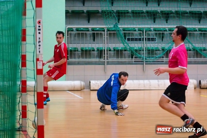 Zdjęcie w galerii na portalu naszraciborz.pl: Drugoligowe emocje w HLPN. Galactik Football i LKS Raszczyce z kompletami punktów wiadomości z regionu