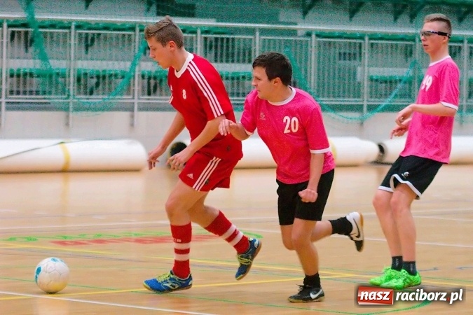 Zdjęcie w galerii na portalu naszraciborz.pl: Drugoligowe emocje w HLPN. Galactik Football i LKS Raszczyce z kompletami punktów wiadomości z regionu