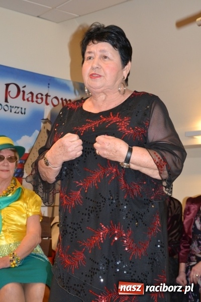 Zdjęcie w galerii na portalu naszraciborz.pl: Na fali humoru i satyry – żartobliwe widowisko na zamku  wiadomości z regionu