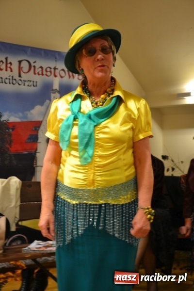 Zdjęcie w galerii na portalu naszraciborz.pl: Na fali humoru i satyry – żartobliwe widowisko na zamku  wiadomości z regionu