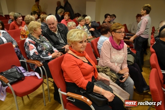 Zdjęcie w galerii na portalu naszraciborz.pl: Na fali humoru i satyry – żartobliwe widowisko na zamku  wiadomości z regionu