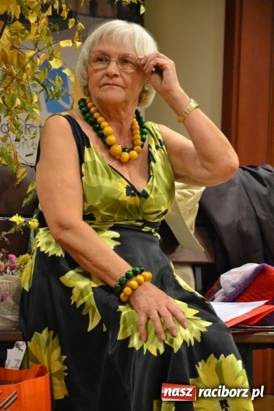 Zdjęcie w galerii na portalu naszraciborz.pl: Na fali humoru i satyry – żartobliwe widowisko na zamku  wiadomości z regionu