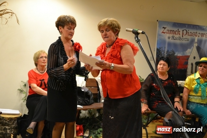 Zdjęcie w galerii na portalu naszraciborz.pl: Na fali humoru i satyry – żartobliwe widowisko na zamku  wiadomości z regionu