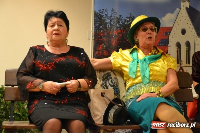 Zdjęcie w galerii na portalu naszraciborz.pl: Na fali humoru i satyry – żartobliwe widowisko na zamku  wiadomości z regionu