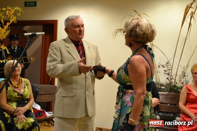 Zdjęcie w galerii na portalu naszraciborz.pl: Na fali humoru i satyry – żartobliwe widowisko na zamku  wiadomości z regionu