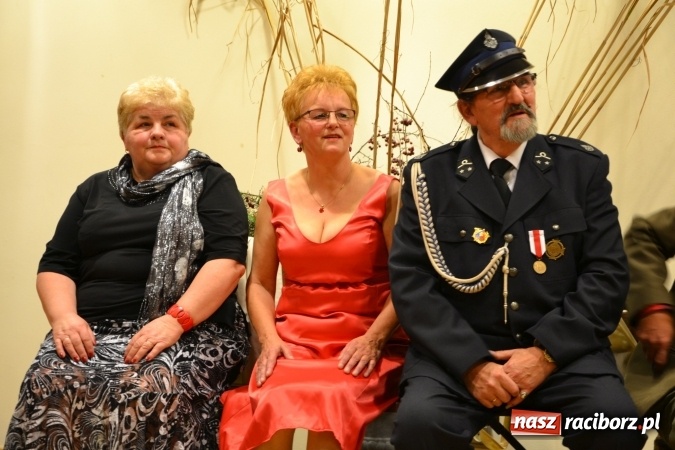 Zdjęcie w galerii na portalu naszraciborz.pl: Na fali humoru i satyry – żartobliwe widowisko na zamku  wiadomości z regionu