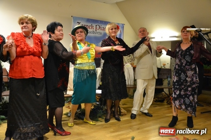 Zdjęcie w galerii na portalu naszraciborz.pl: Na fali humoru i satyry – żartobliwe widowisko na zamku  wiadomości z regionu