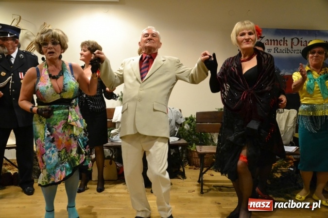 Zdjęcie w galerii na portalu naszraciborz.pl: Na fali humoru i satyry – żartobliwe widowisko na zamku  wiadomości z regionu