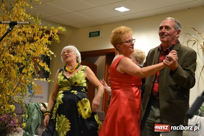 Zdjęcie w galerii na portalu naszraciborz.pl: Na fali humoru i satyry – żartobliwe widowisko na zamku  wiadomości z regionu