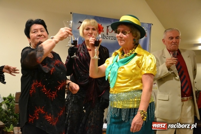 Zdjęcie w galerii na portalu naszraciborz.pl: Na fali humoru i satyry – żartobliwe widowisko na zamku  wiadomości z regionu