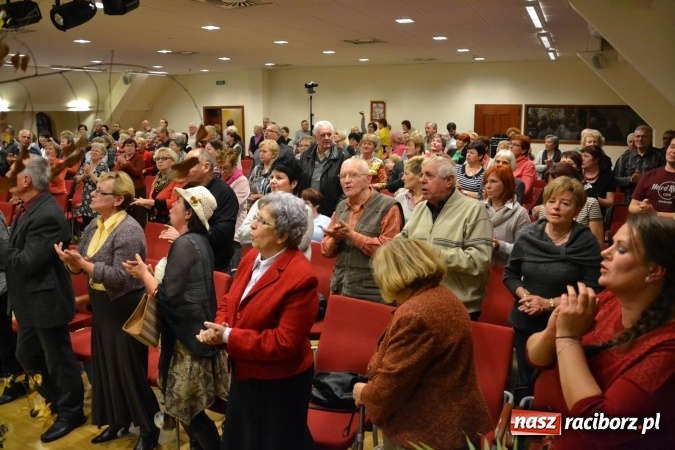 Zdjęcie w galerii na portalu naszraciborz.pl: Na fali humoru i satyry – żartobliwe widowisko na zamku  wiadomości z regionu