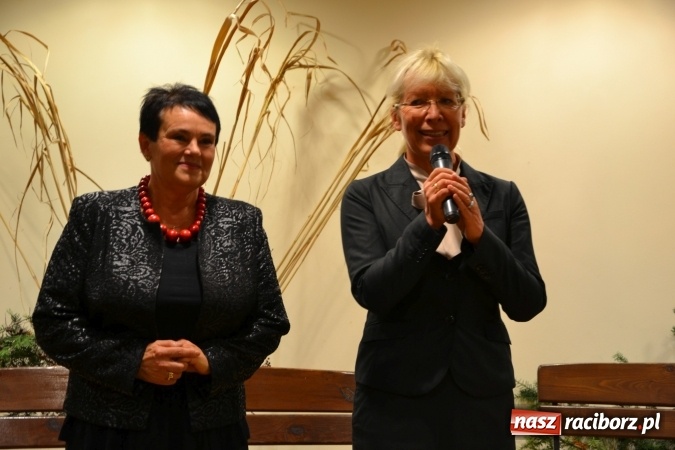 Zdjęcie w galerii na portalu naszraciborz.pl: Na fali humoru i satyry – żartobliwe widowisko na zamku  wiadomości z regionu