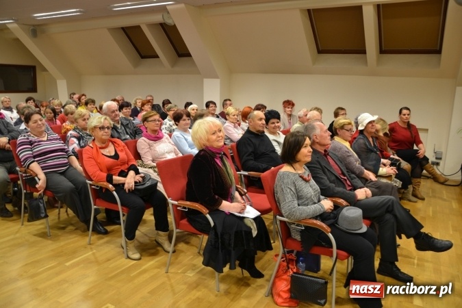 Zdjęcie w galerii na portalu naszraciborz.pl: Na fali humoru i satyry – żartobliwe widowisko na zamku  wiadomości z regionu