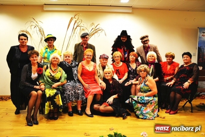 Zdjęcie w galerii na portalu naszraciborz.pl: Na fali humoru i satyry – żartobliwe widowisko na zamku  wiadomości z regionu