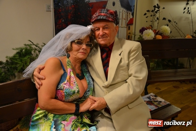 Zdjęcie w galerii na portalu naszraciborz.pl: Na fali humoru i satyry – żartobliwe widowisko na zamku  wiadomości z regionu