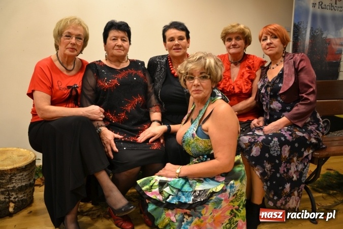 Zdjęcie w galerii na portalu naszraciborz.pl: Na fali humoru i satyry – żartobliwe widowisko na zamku  wiadomości z regionu