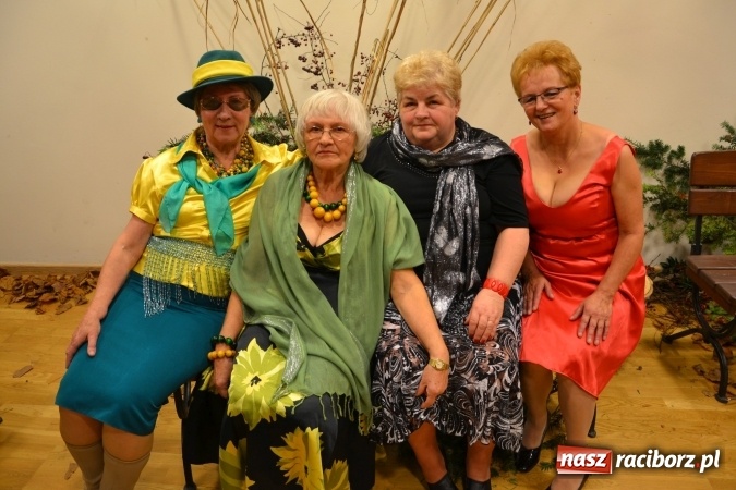 Zdjęcie w galerii na portalu naszraciborz.pl: Na fali humoru i satyry – żartobliwe widowisko na zamku  wiadomości z regionu