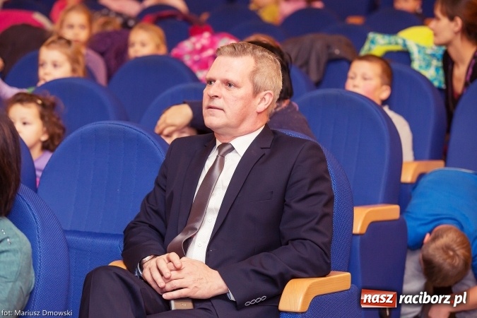 Zdjęcie w galerii na portalu naszraciborz.pl: Światowy Dzień Pluszowego Misia - przedstawienie w Strzesze wiadomości z regionu