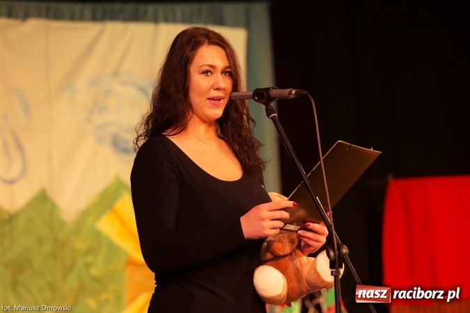 Zdjęcie w galerii na portalu naszraciborz.pl: Światowy Dzień Pluszowego Misia - przedstawienie w Strzesze wiadomości z regionu