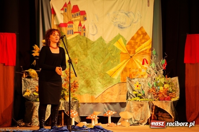 Zdjęcie w galerii na portalu naszraciborz.pl: Światowy Dzień Pluszowego Misia - przedstawienie w Strzesze wiadomości z regionu