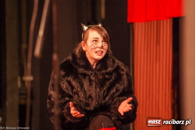 Zdjęcie w galerii na portalu naszraciborz.pl: Światowy Dzień Pluszowego Misia - przedstawienie w Strzesze wiadomości z regionu