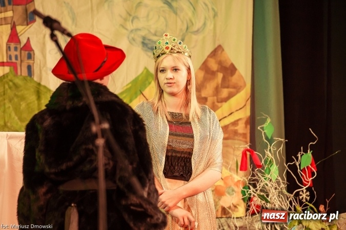 Zdjęcie w galerii na portalu naszraciborz.pl: Światowy Dzień Pluszowego Misia - przedstawienie w Strzesze wiadomości z regionu